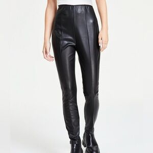 Faux leather pull on Chic & edgy skinny high rise pants
